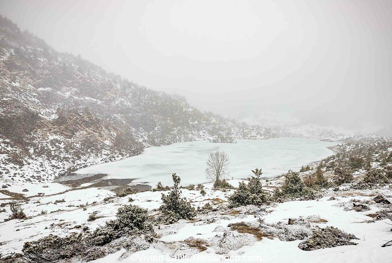 Étang de Lers en hiver. Source Wikipédia, auteur Quentin Lemaréchal